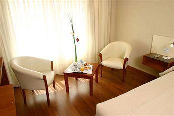 Hotel Quorum Golf, Tenis & Spa 科尔多瓦 外观 照片