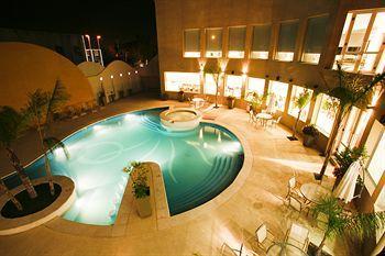 Hotel Quorum Golf, Tenis & Spa 科尔多瓦 外观 照片