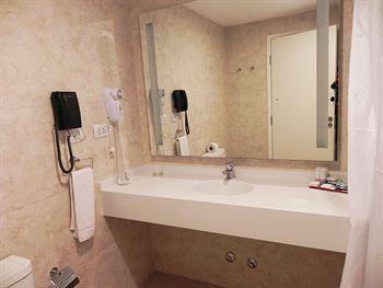 Hotel Quorum Golf, Tenis & Spa 科尔多瓦 外观 照片